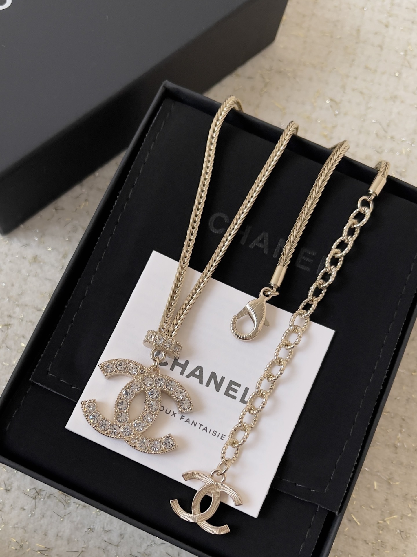 Luxury Chanel CC Logo Crystal Pendant Necklace & Bracelet Set