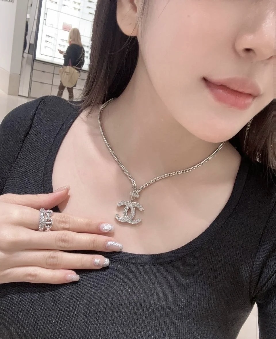 Luxury Chanel CC Logo Crystal Pendant Necklace & Bracelet Set