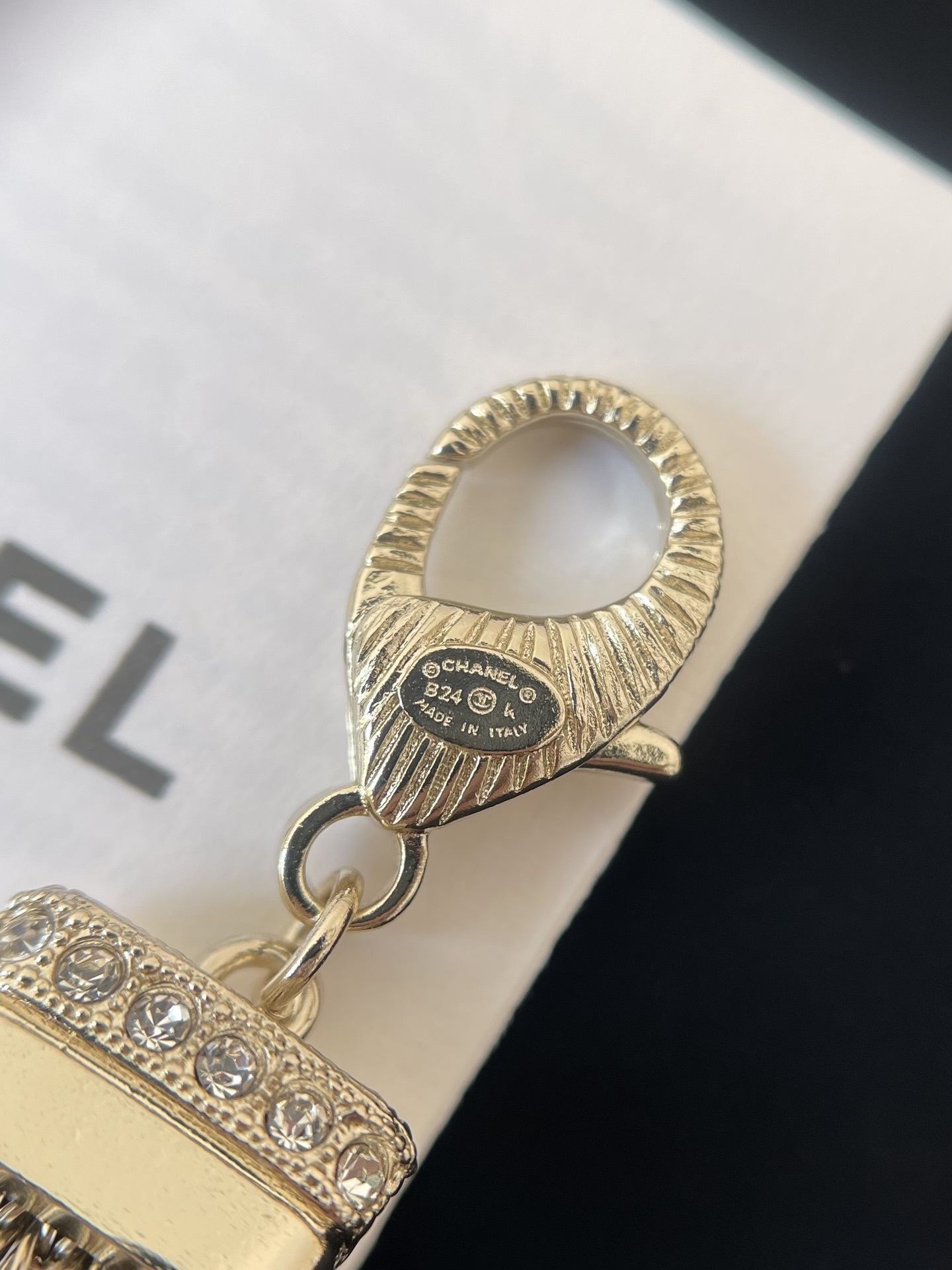 Elegant Bowknot Mesh Choker Necklace with Crystal CC Charms