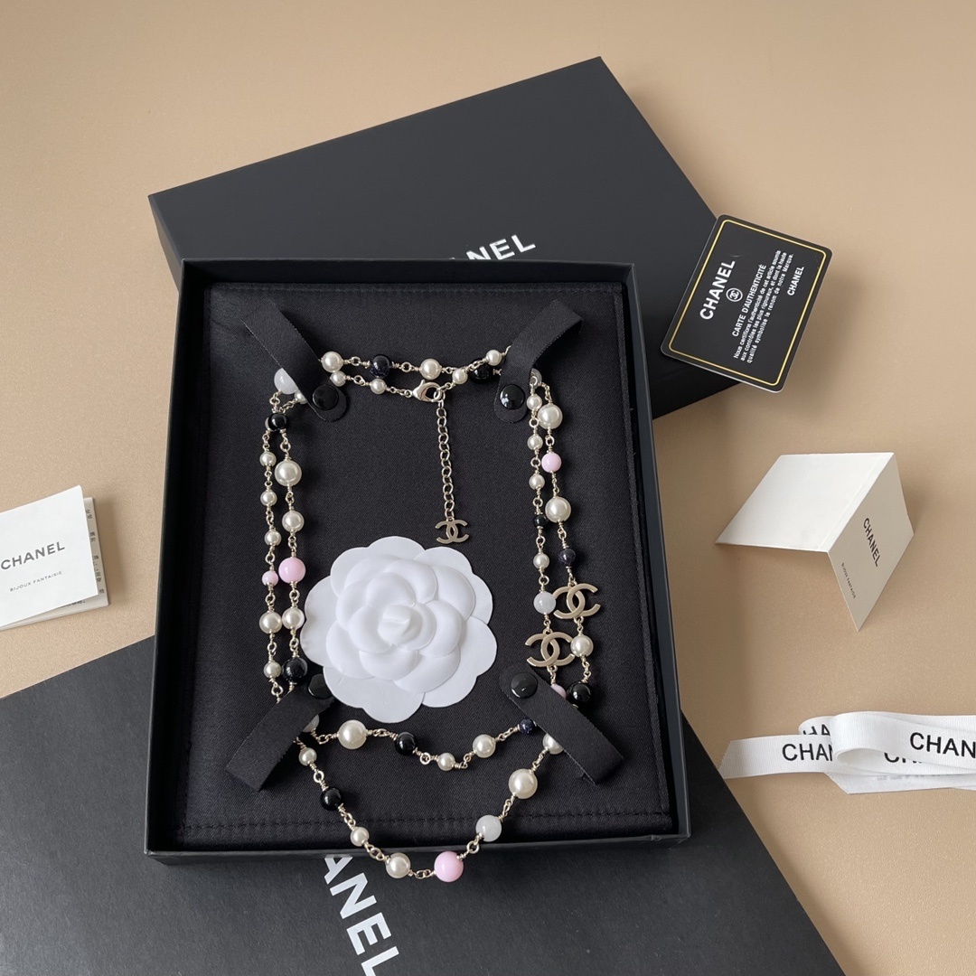 Chanel 2025/26 Long Pearl Necklace with CC Logo Accents