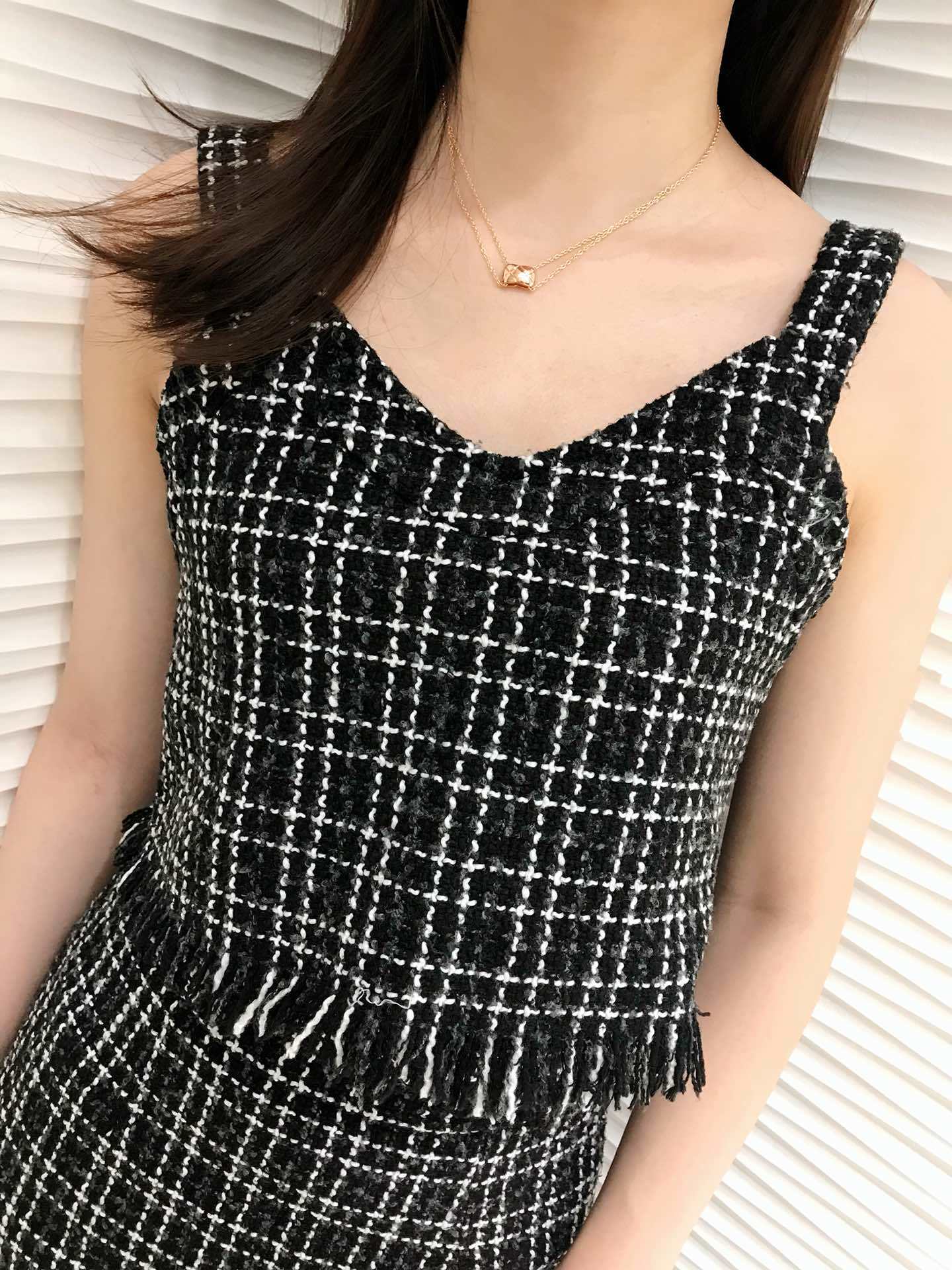 Elegant Double Layer Quilted Pendant Necklace – Luxury Matelassé Style