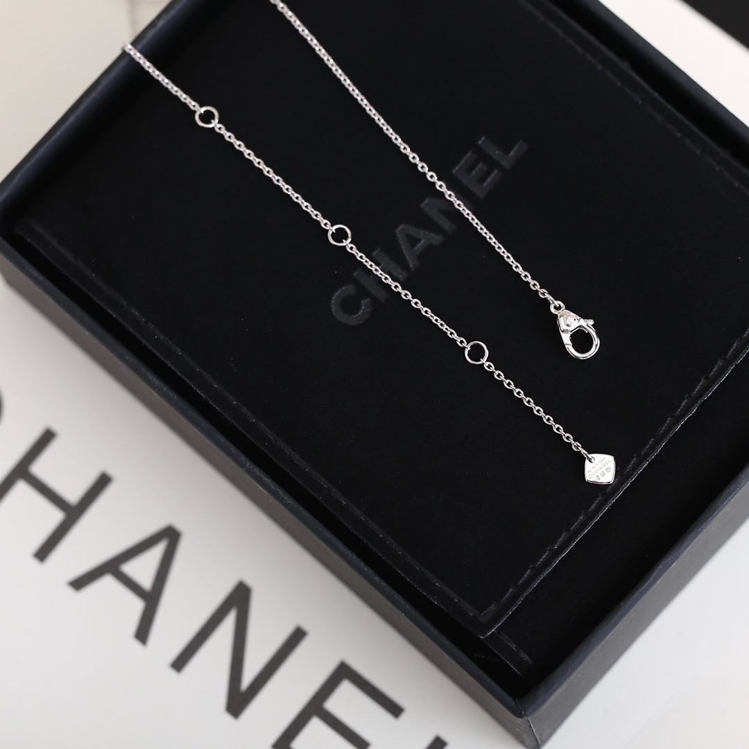 Luxury C-Pendant Necklace with Sparkling Crystal - Elegant Jewelry