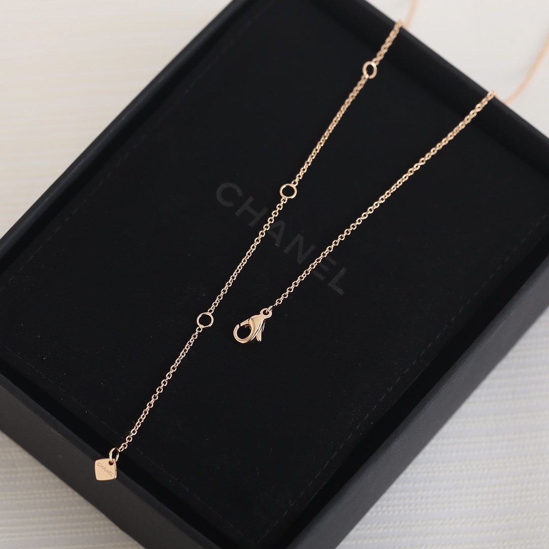 Luxury Quilted Ball Pendant Necklace - Elegant Jewelry for Women