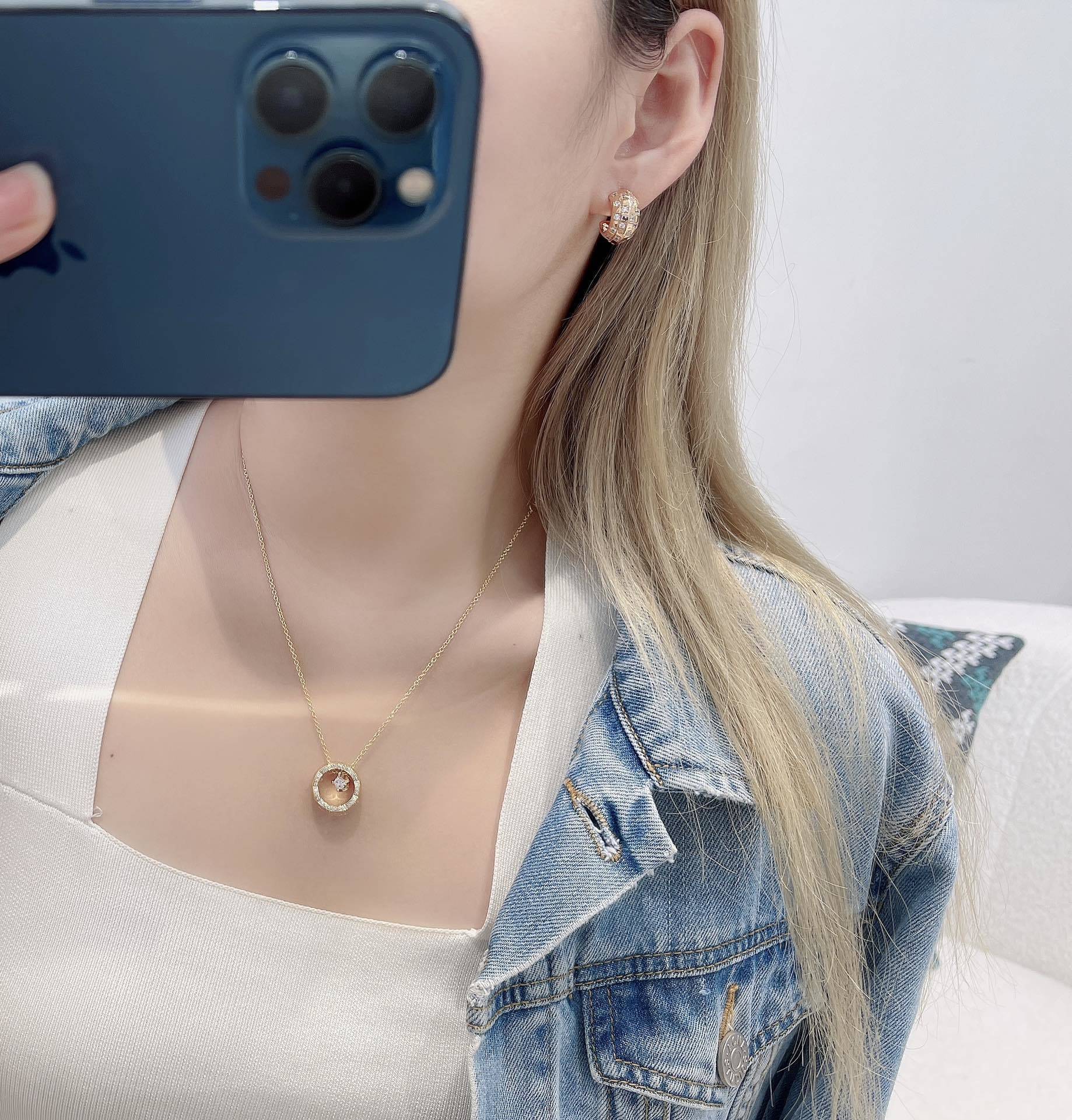 Chanel Coco Crush Diamond Necklace - 18K Gold Quilted Pendant