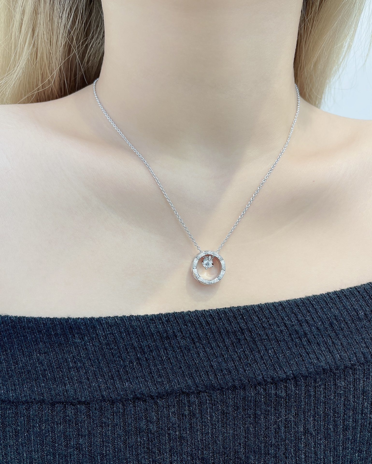 Elegant Quilted Circle Pendant Necklace with Sparkling Crystal Halo