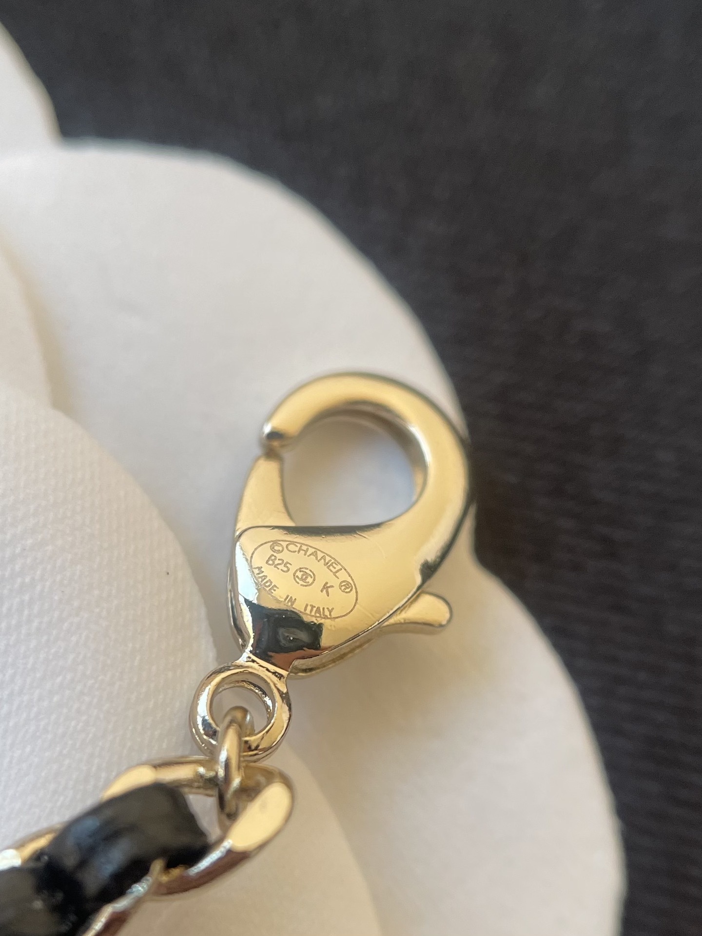 Chanel CC Logo Pearl & Lambskin Leather Chain Necklace