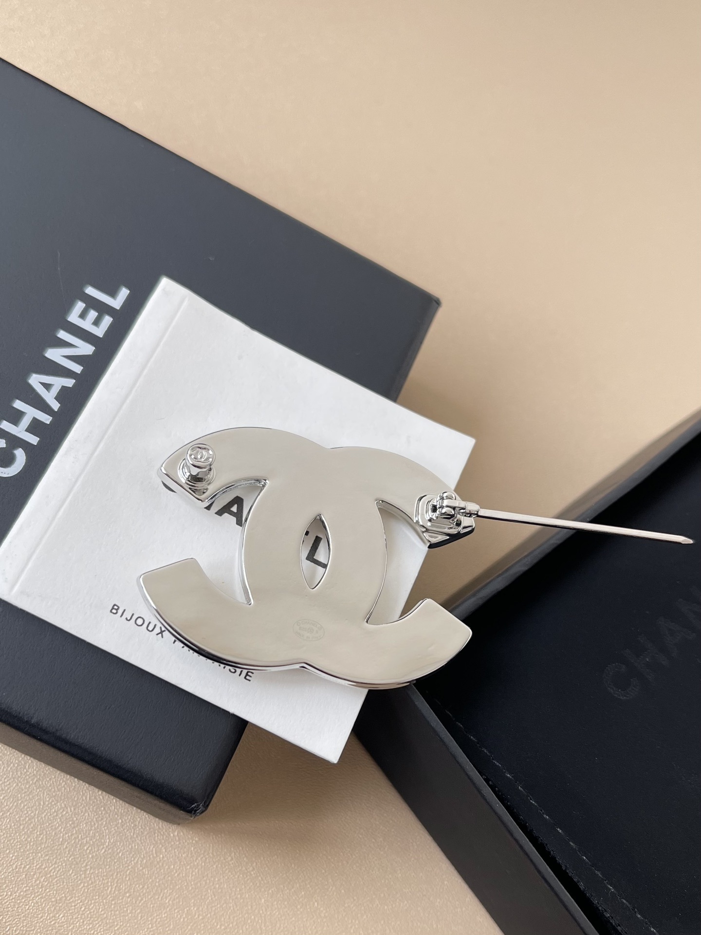 Elegant Chanel CC Logo Brooch Silver White Enamel Luxury Jewelry