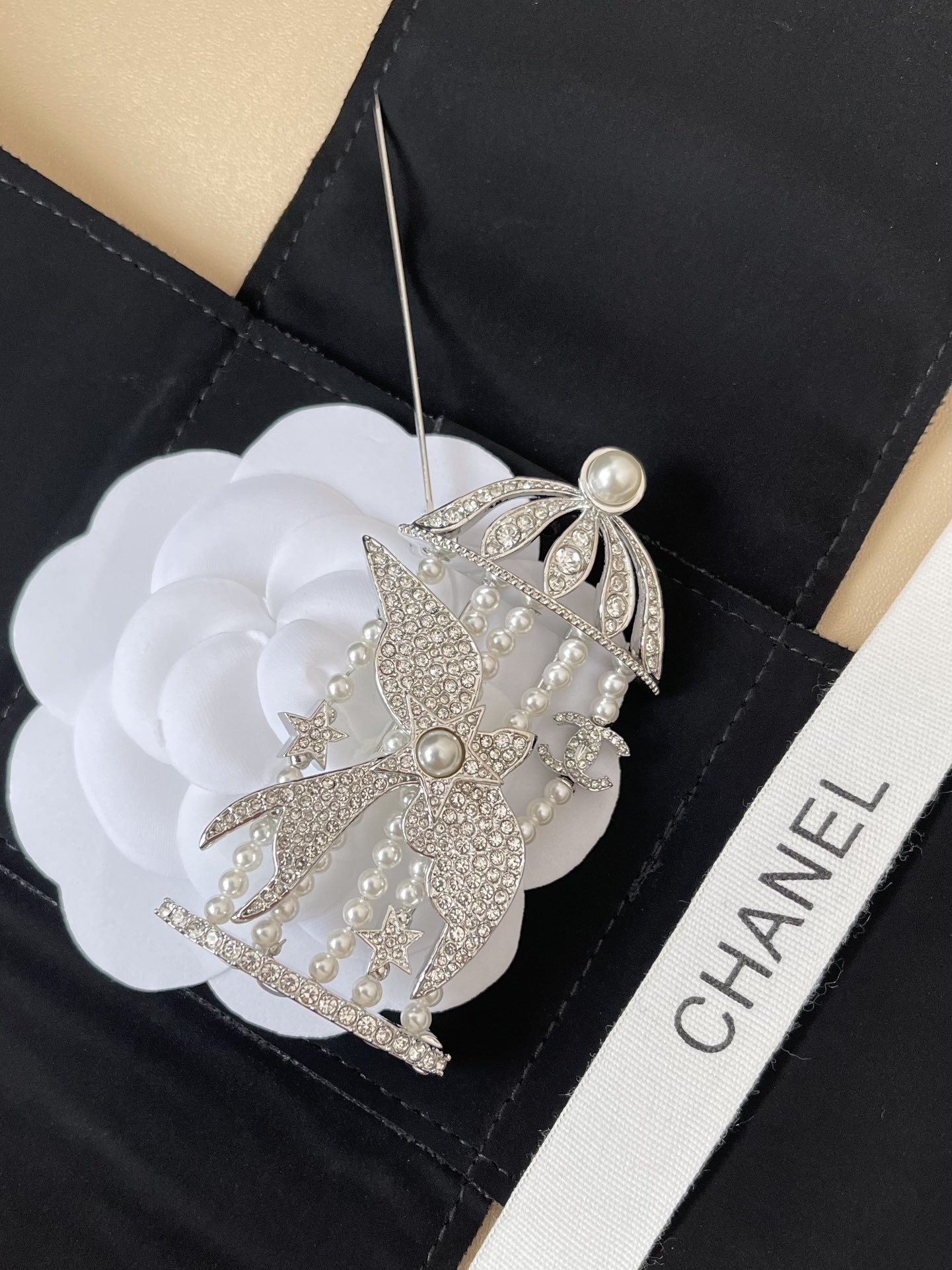 Luxury Birdcage Crystal Brooch with Pearls and CC Logo