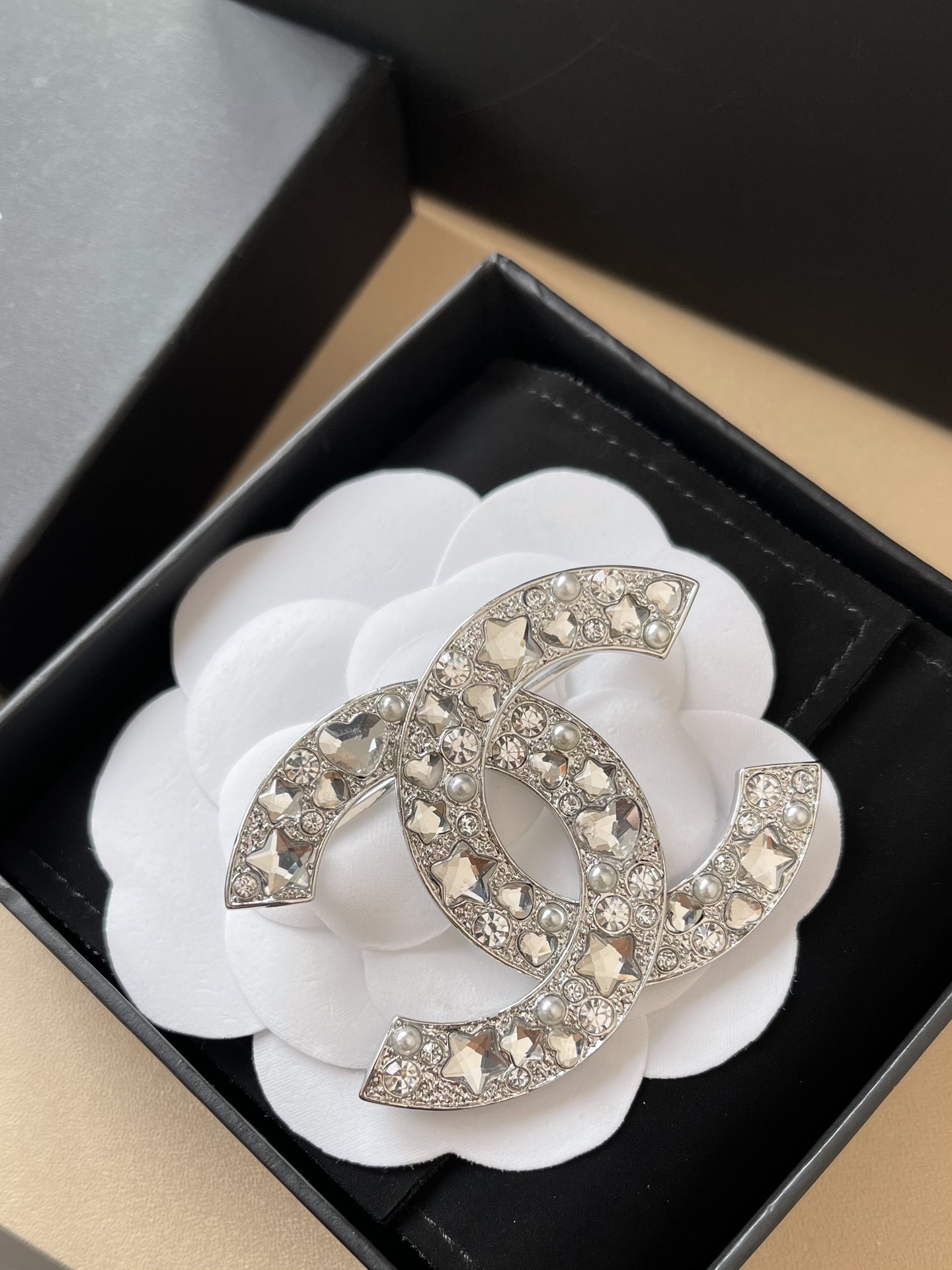 Elegant Crystal & Pearl Double C Brooch - Vintage Luxury Pin