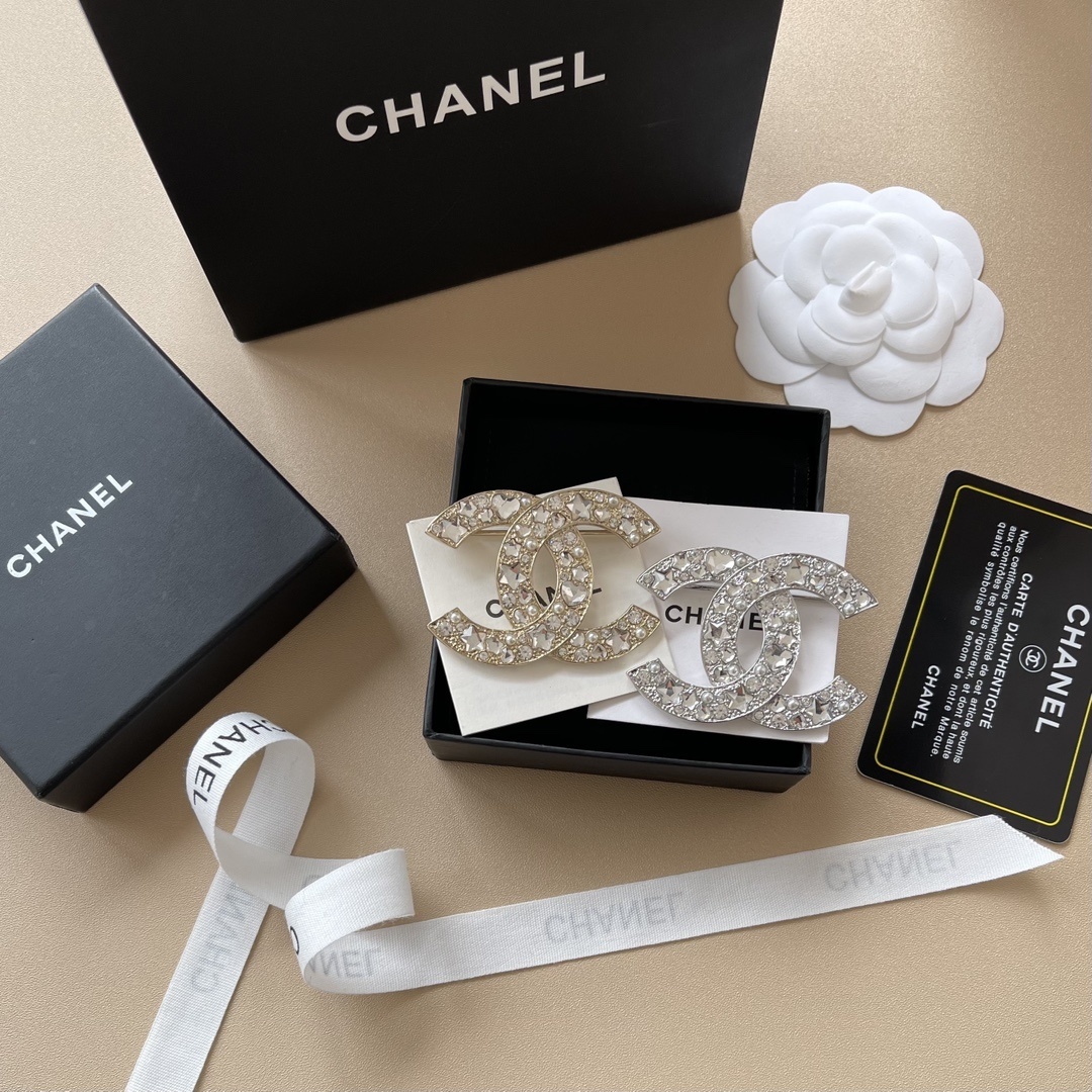 Elegant Crystal & Pearl Double C Brooch - Vintage Luxury Pin