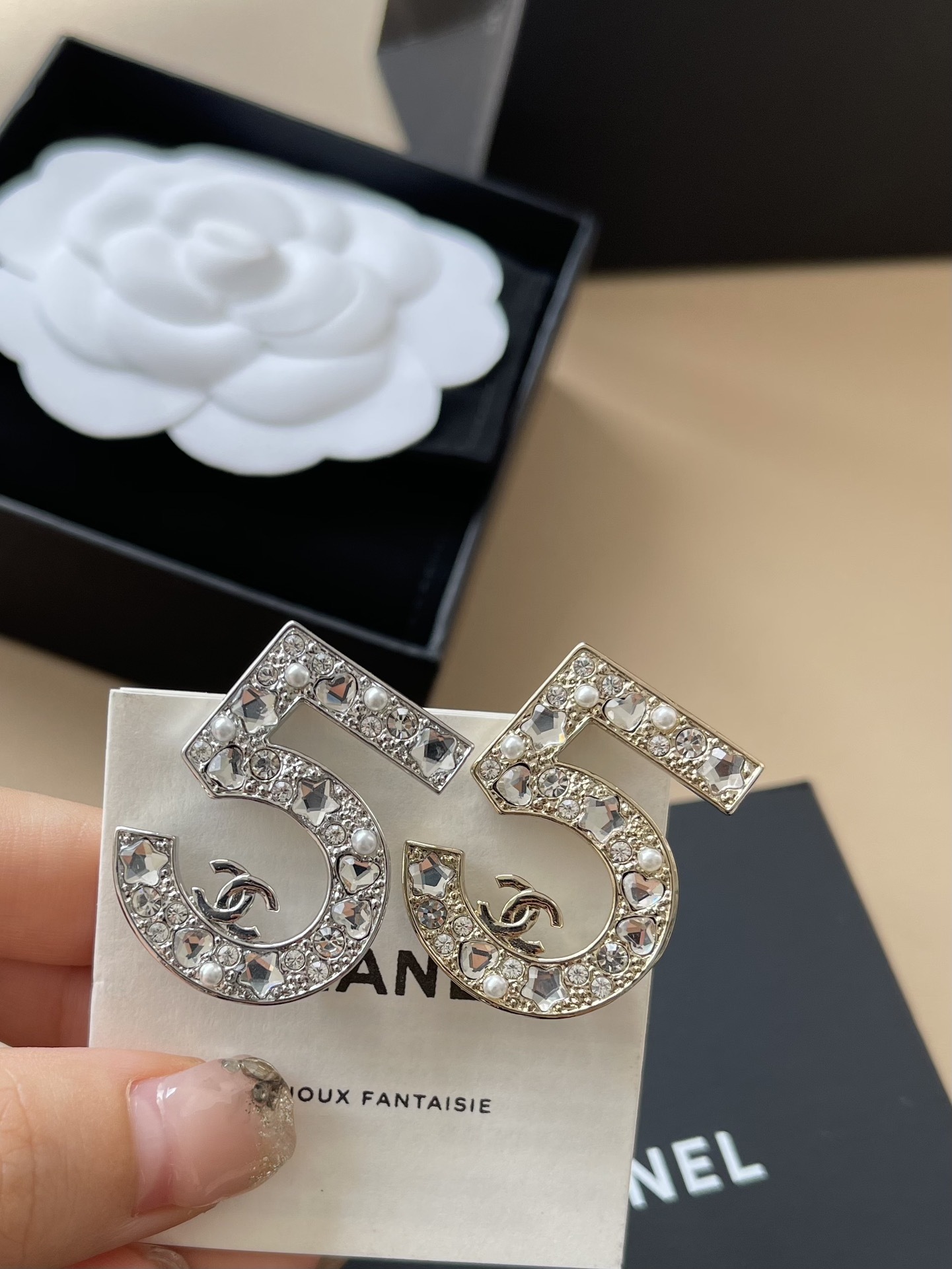 Chanel No 5 Crystal Pearl Brooch Pin - Luxury Silver & Gold Tone