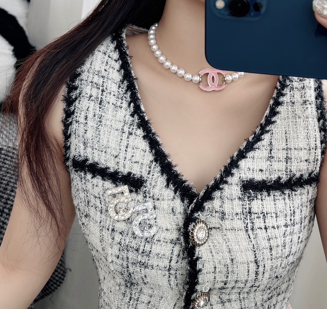 Chanel No 5 Crystal Pearl Brooch Pin - Luxury Silver & Gold Tone