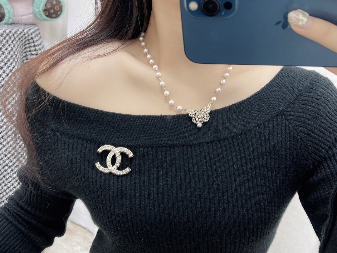 Elegant Gold Double C Crystal Brooch - Luxury Fashion Jewelry Pin