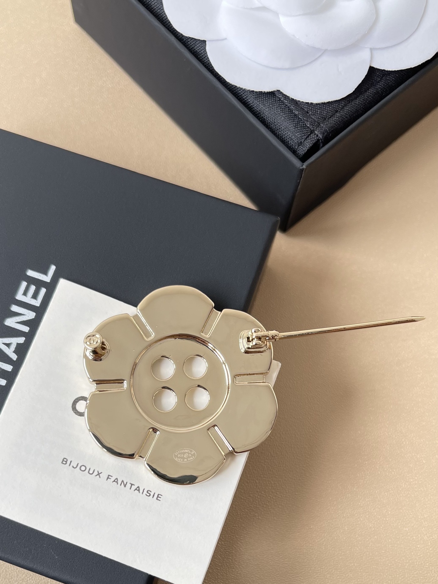 Luxury Camellia Flower Button Brooch in Gold Metal with Crystals