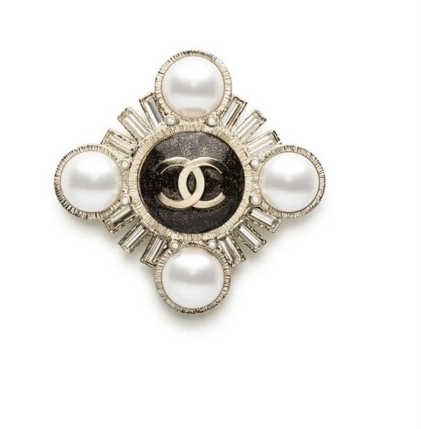 Luxury Gold Pearl and Crystal CC Brooch Pin – Elegant Designer Jewelry