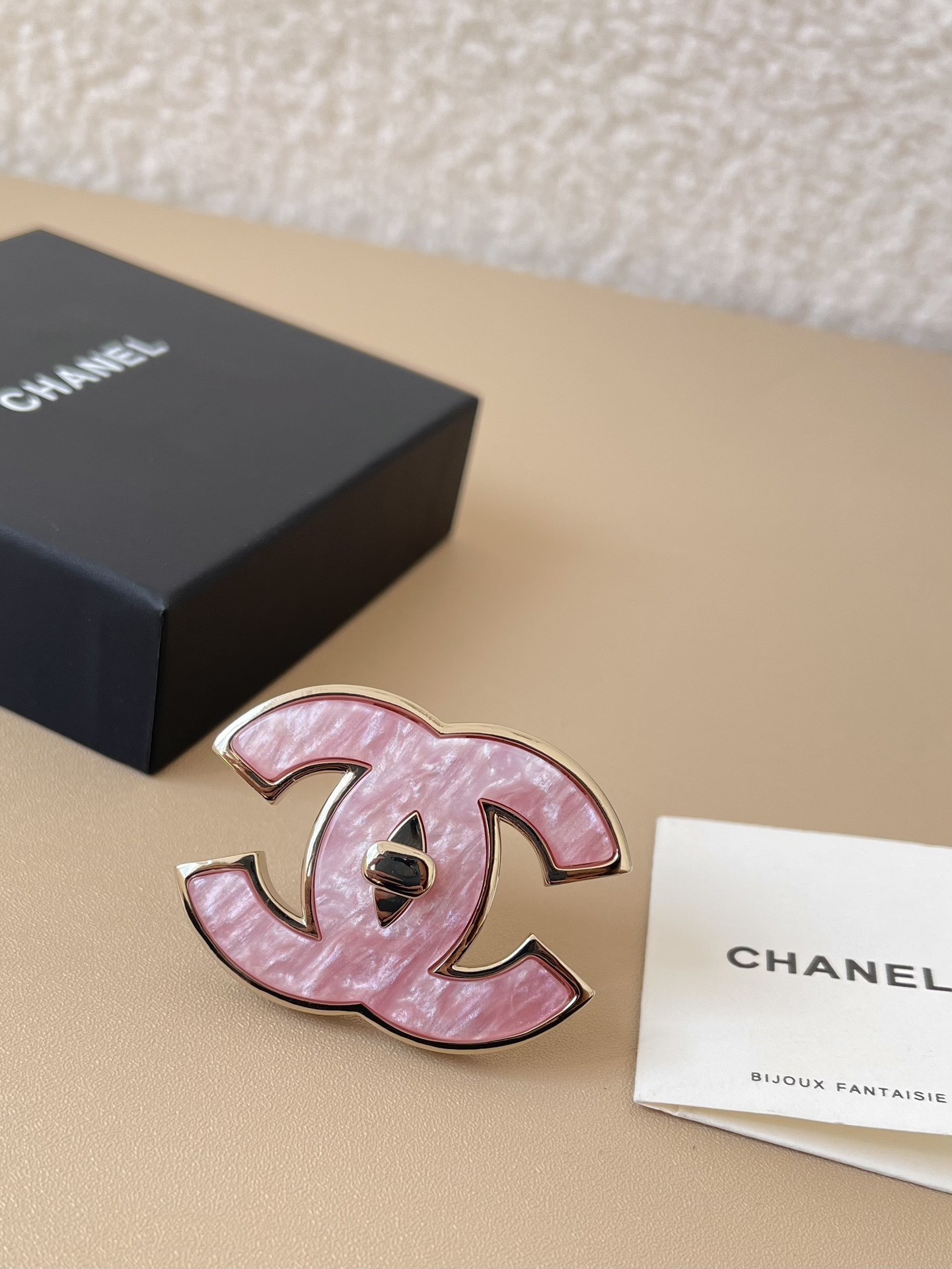 Elegant Pink Marble CC Logo Brooch - Gold-Tone Luxury Fashion Pin
