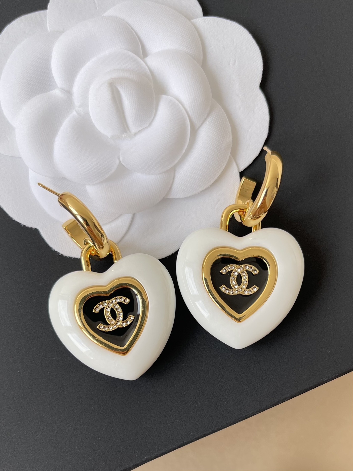 Chanel Luxury White Heart Drop Earrings Gold CC Logo Crystal