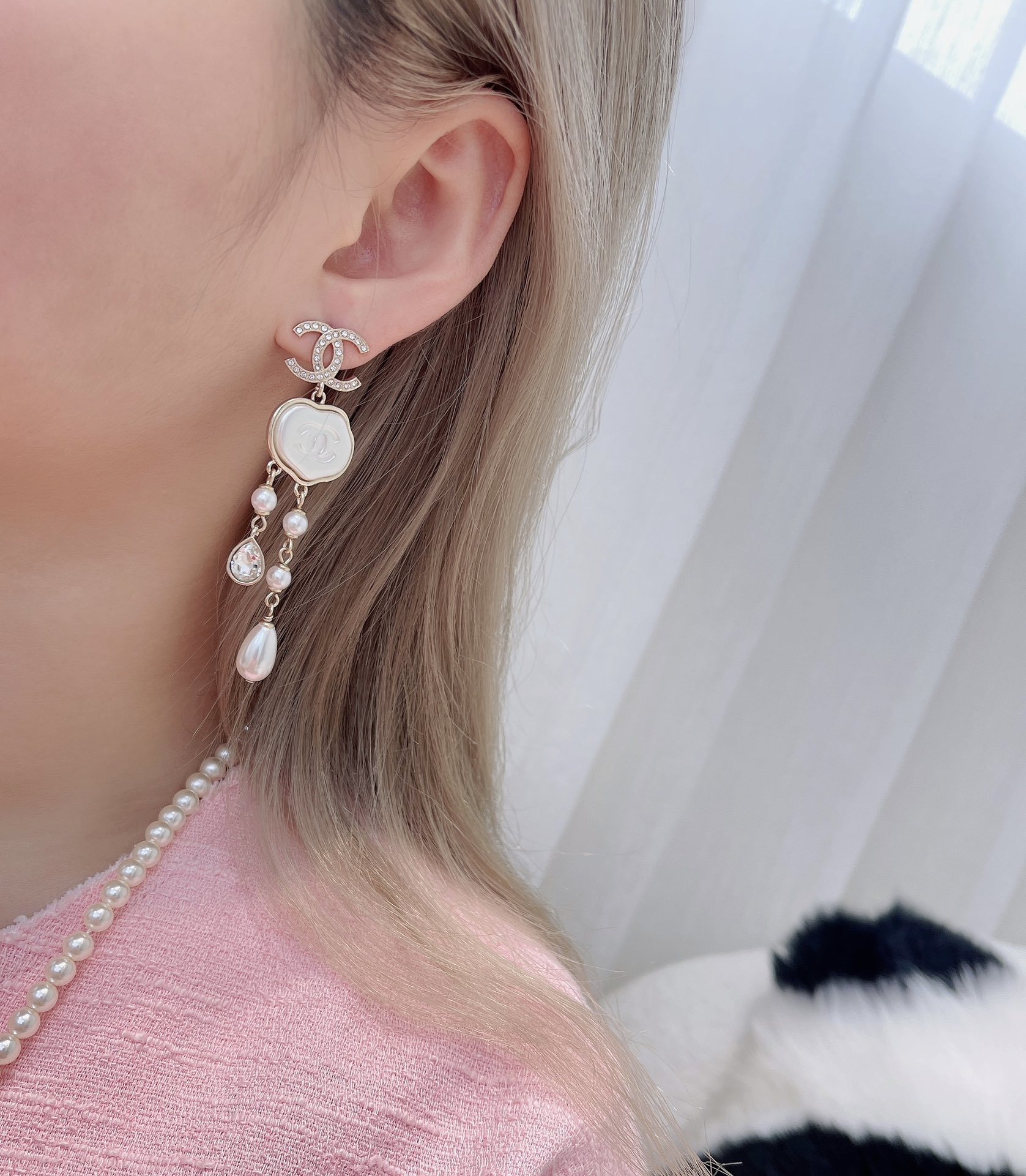 Luxury CC Crystal Pearl Drop Earrings - Elegant Dangle Jewelry