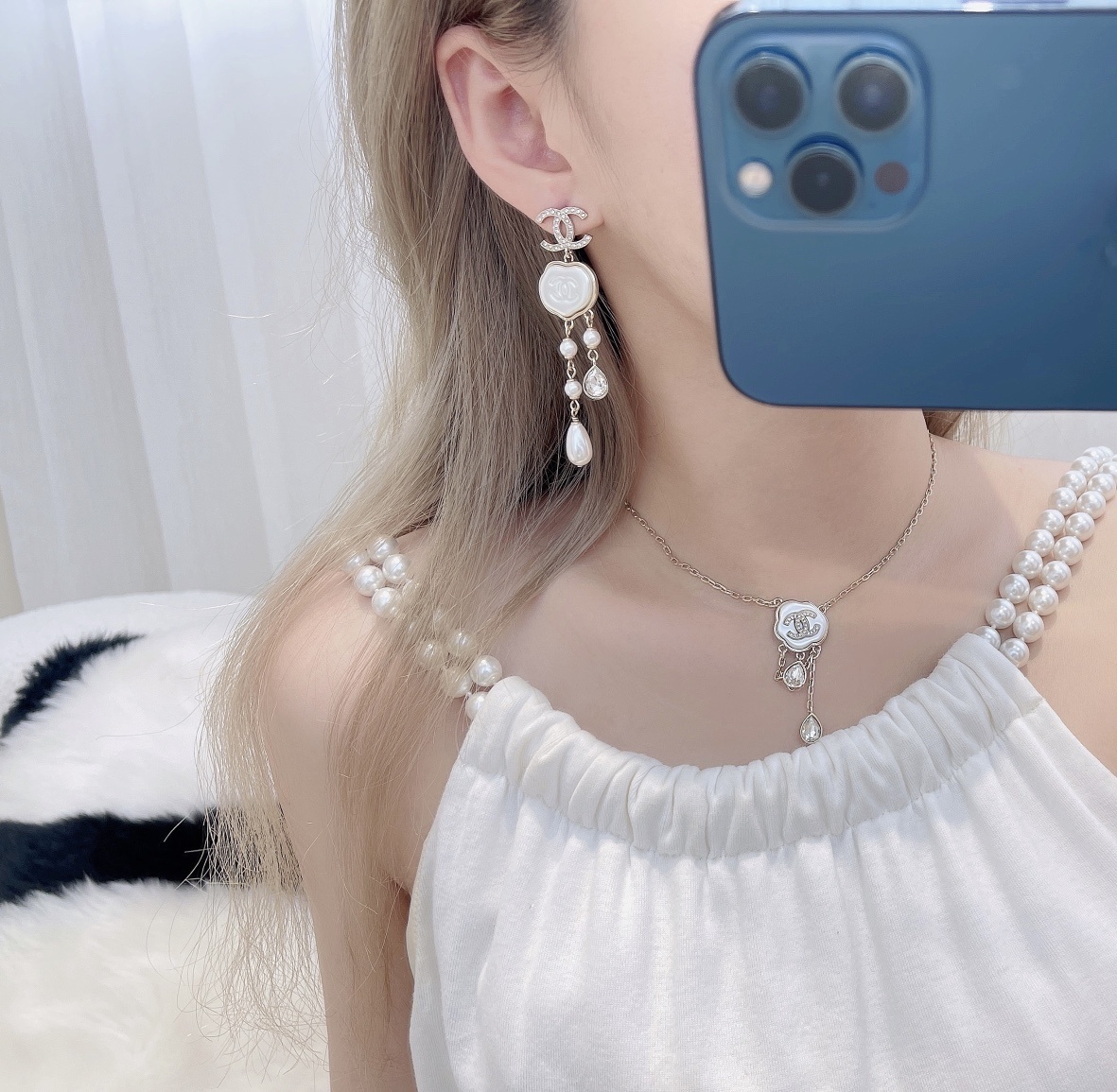 Luxury CC Crystal Pearl Drop Earrings - Elegant Dangle Jewelry