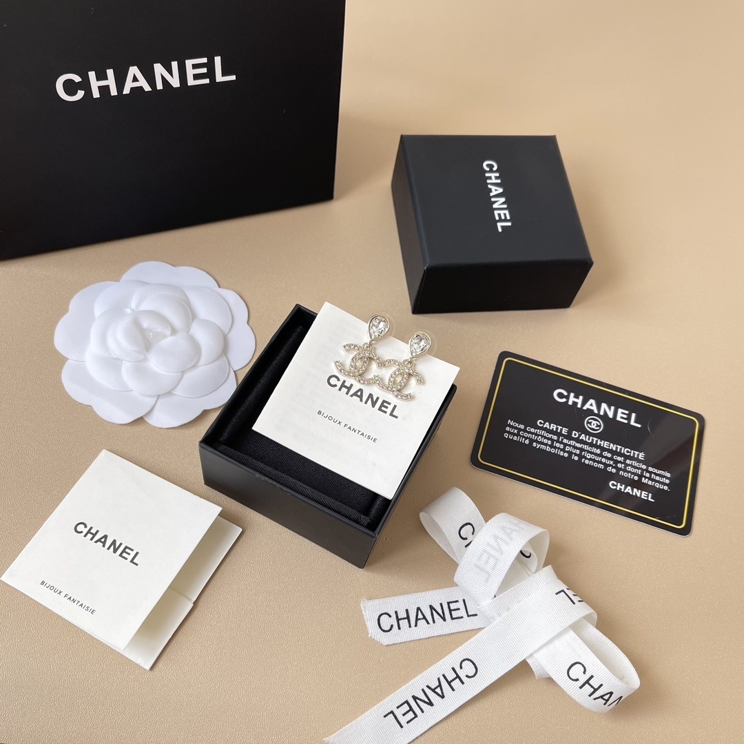 Sparkling Crystal CC Logo Drop Earrings - Elegant Luxury Jewelry