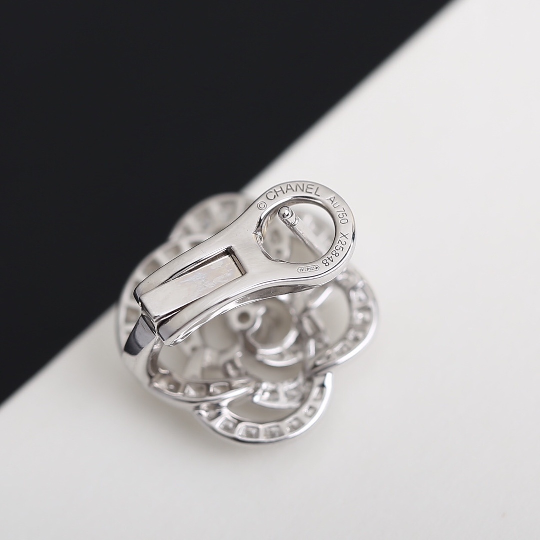 Luxury Camellia Flower Jewelry Set - Silver Necklace & Stud Earrings