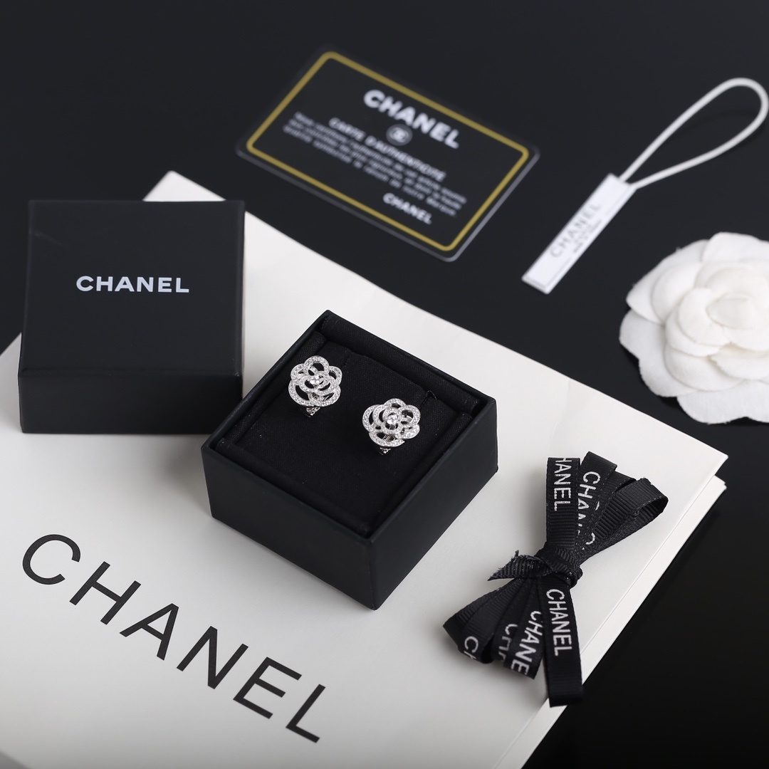 Luxury Camellia Flower Jewelry Set - Silver Necklace & Stud Earrings