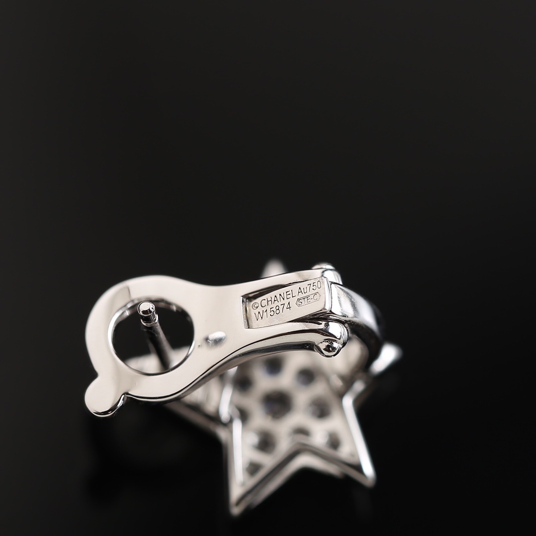 Elegant Crystal Star Jewelry Set - Earrings & Necklace for Women