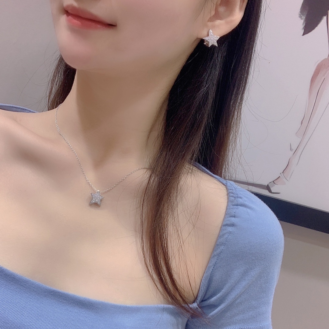 Elegant Crystal Star Jewelry Set – Earrings & Necklace for Women