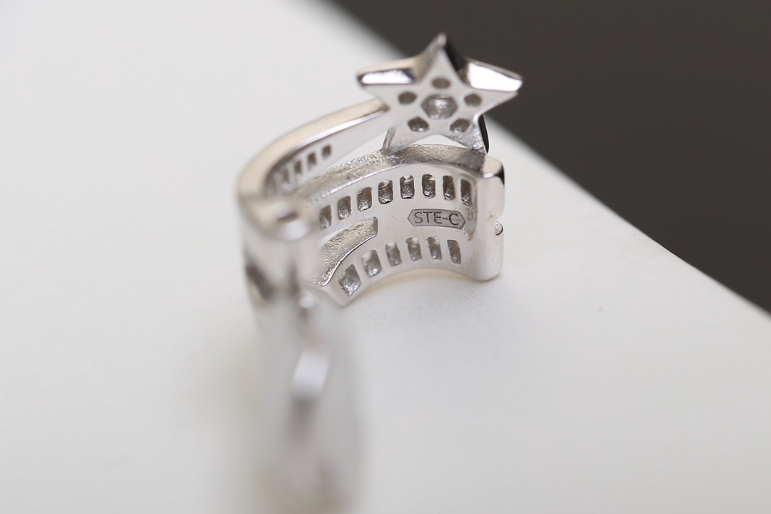 Elegant Celestial Shooting Star Ear Cuff and Stud Earring Set