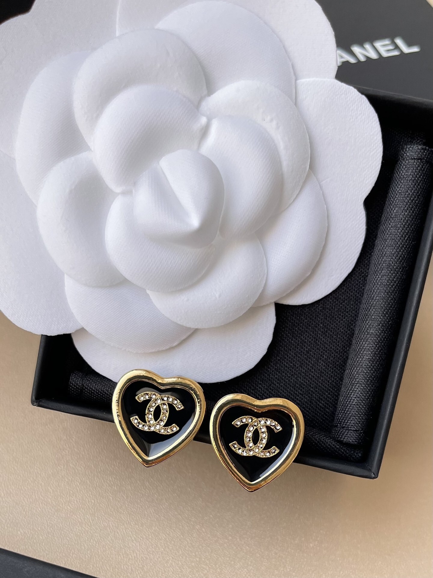 Luxury Heart-Shaped Enamel Earrings with Gold CC Logo Studs