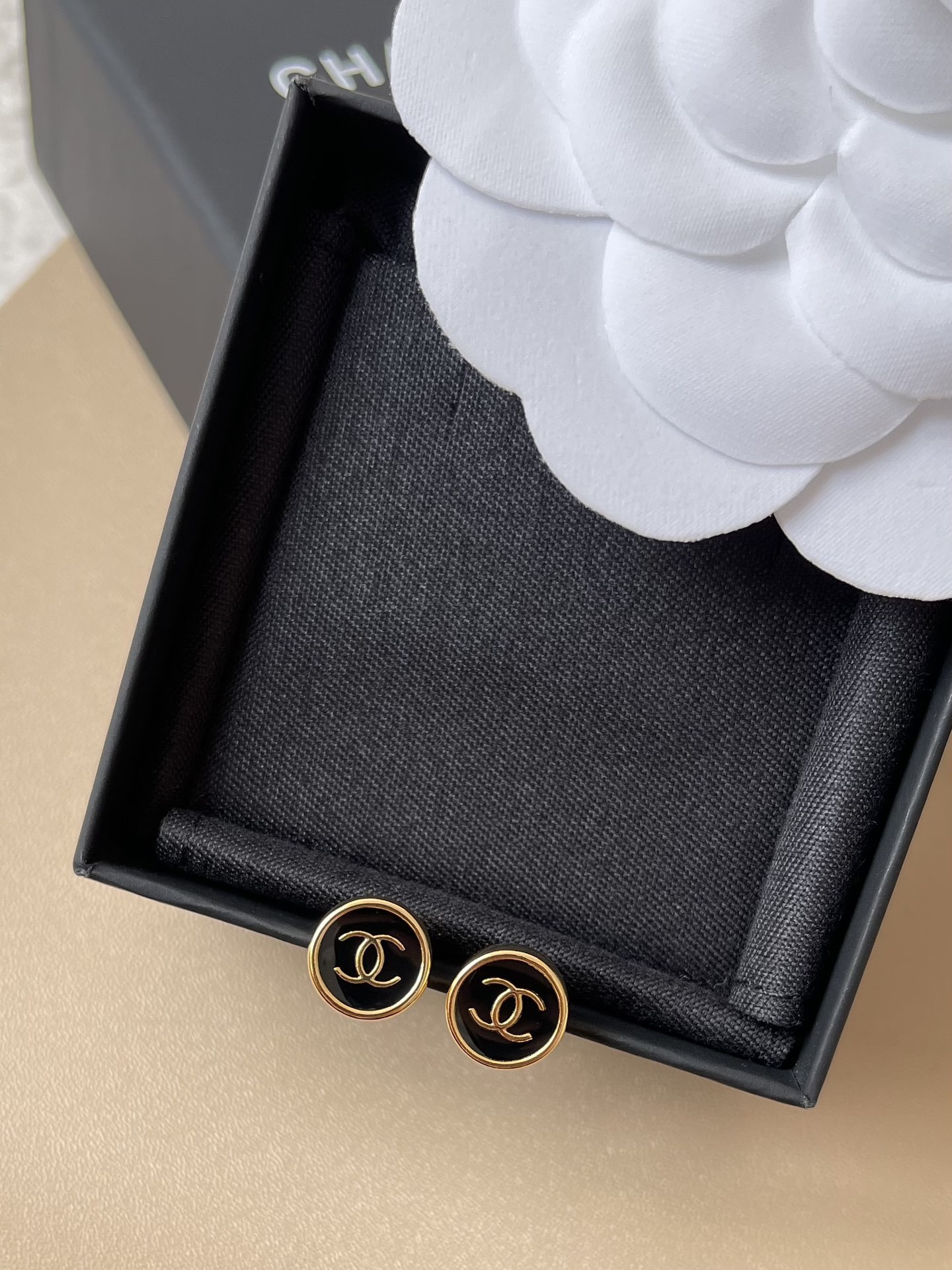 Elegant Black Enamel & Gold CC Logo Jewelry Set for Women