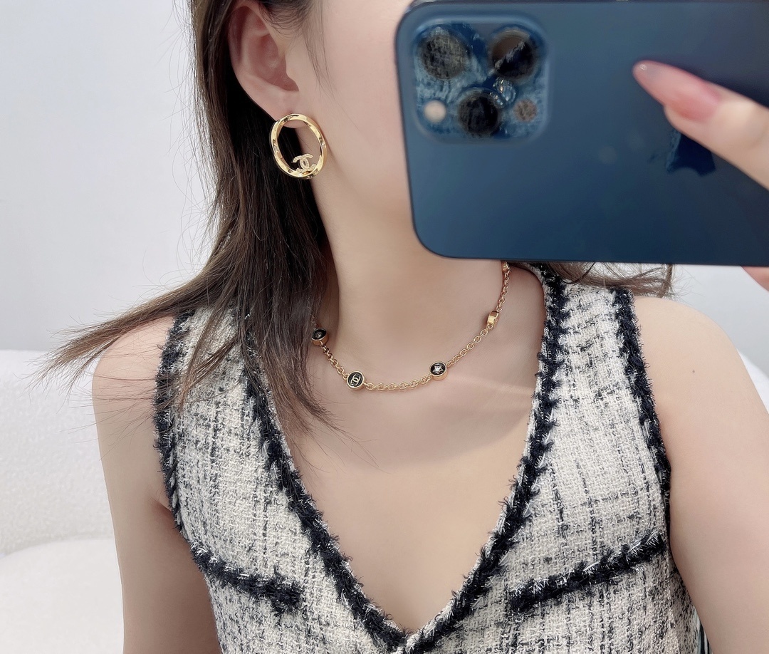 Luxury Gold-Tone Oval Hoop Earrings with Sparkling Crystal CC Logo