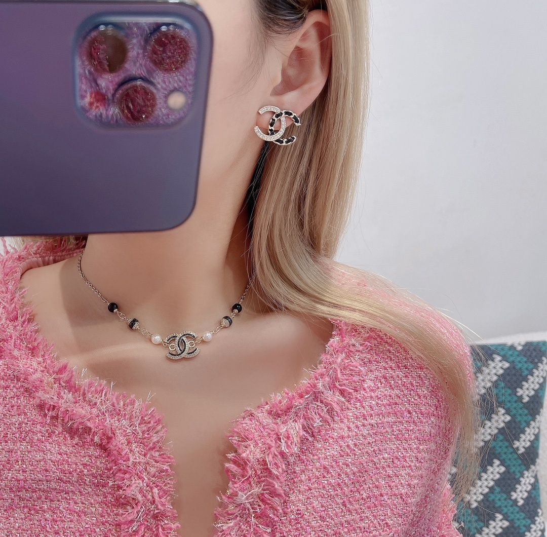 Elegant Crystal & Leather Intertwined Double C Stud Earrings