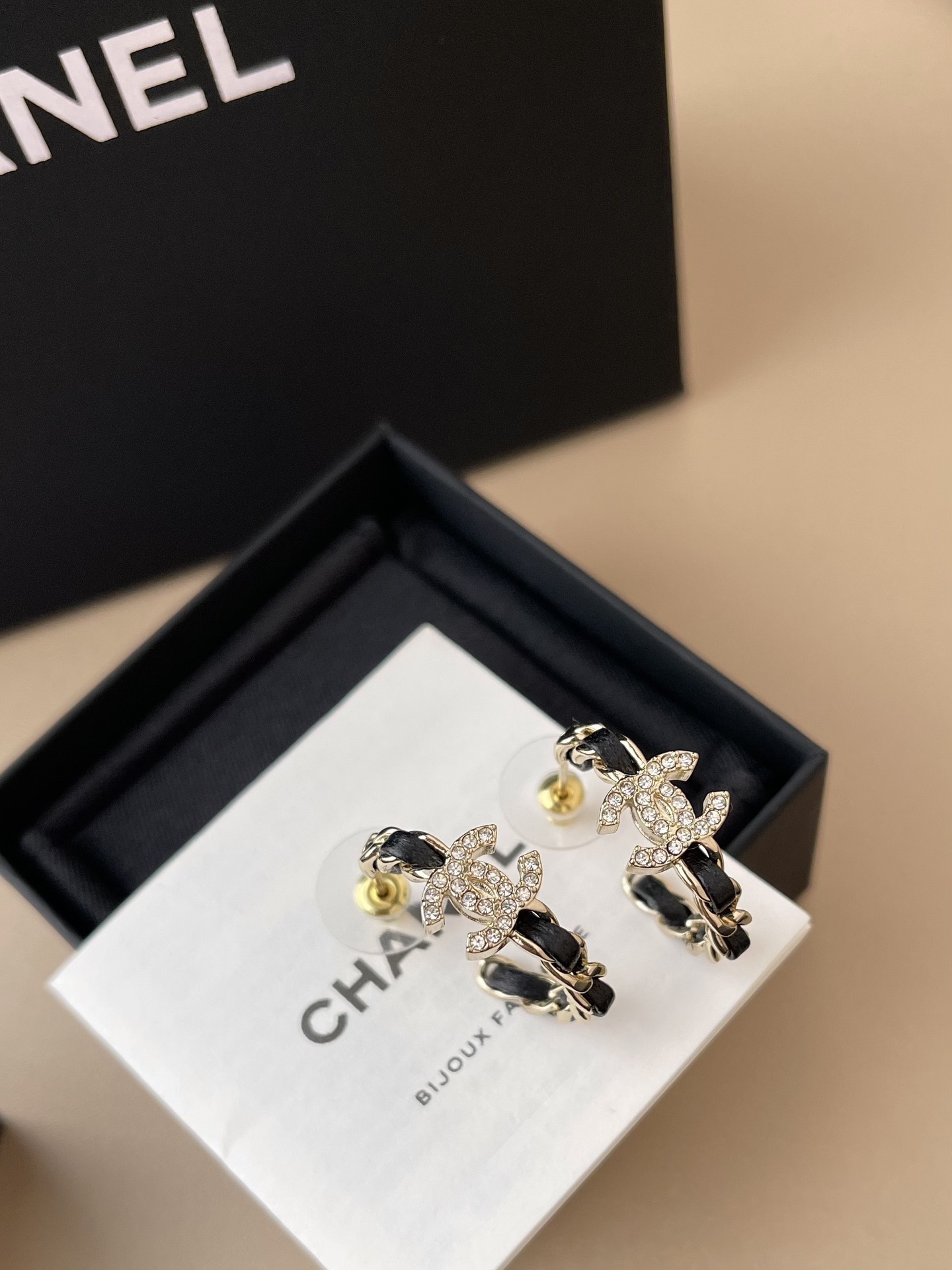 Luxury Leather Chain Hoop Earrings with Crystals - Gold & Black