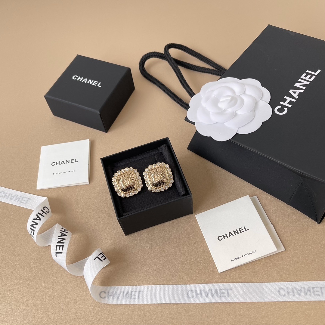 Luxury Gold Square Crystal Stud Earrings - Elegant Logo Earrings