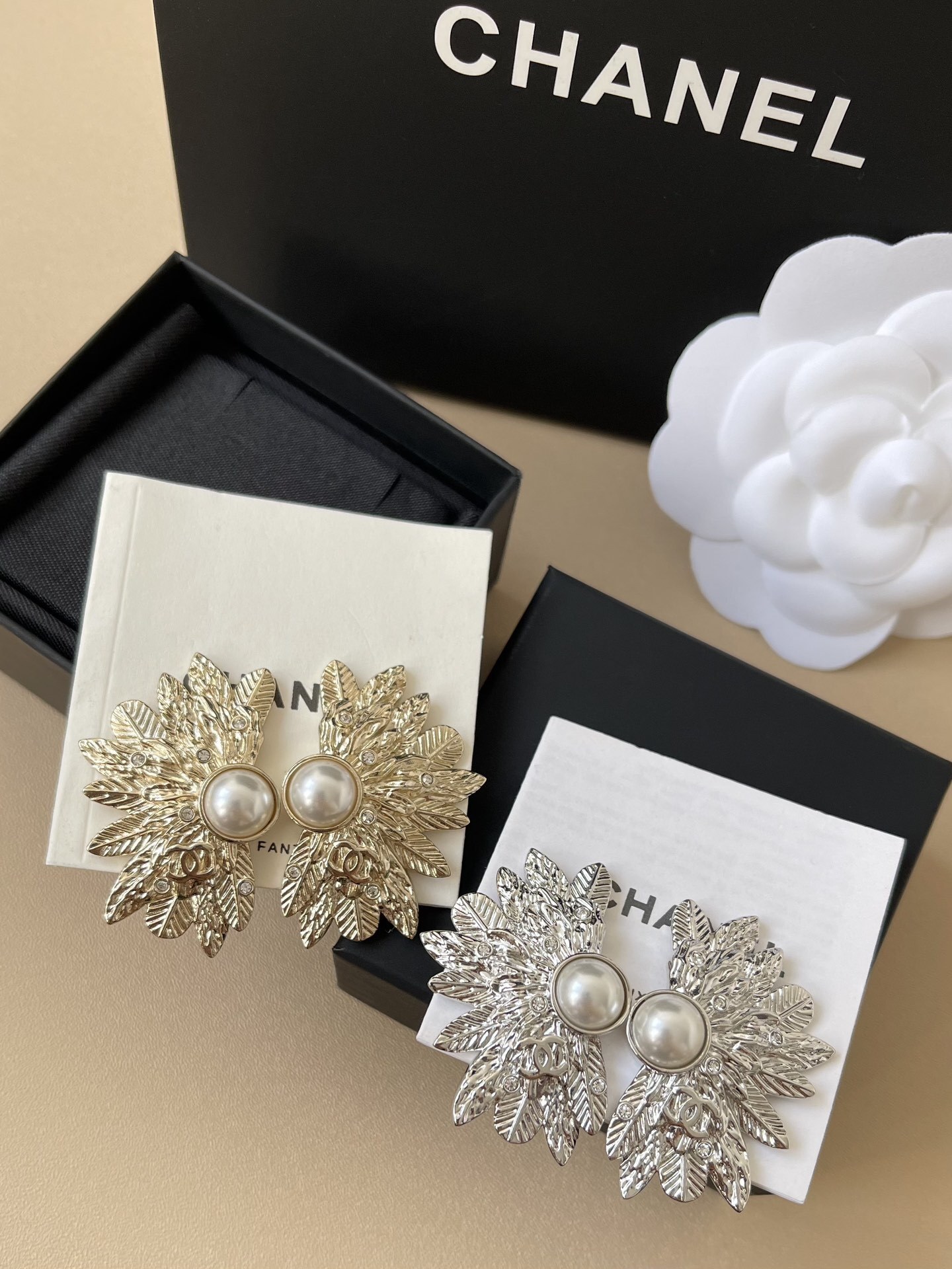 Chanel 2025 Pearl & Leaf Motif Clip-On Earrings - Gold & Silver