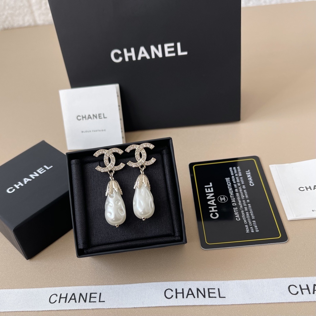 Luxury Chanel CC Logo Crystal & Baroque Pearl Drop Earrings