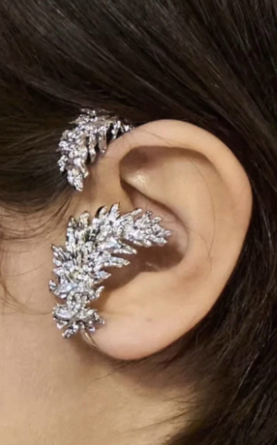 Chanel Crystal CC Feather Ear Cuff - Elegant Gold-Tone Earring