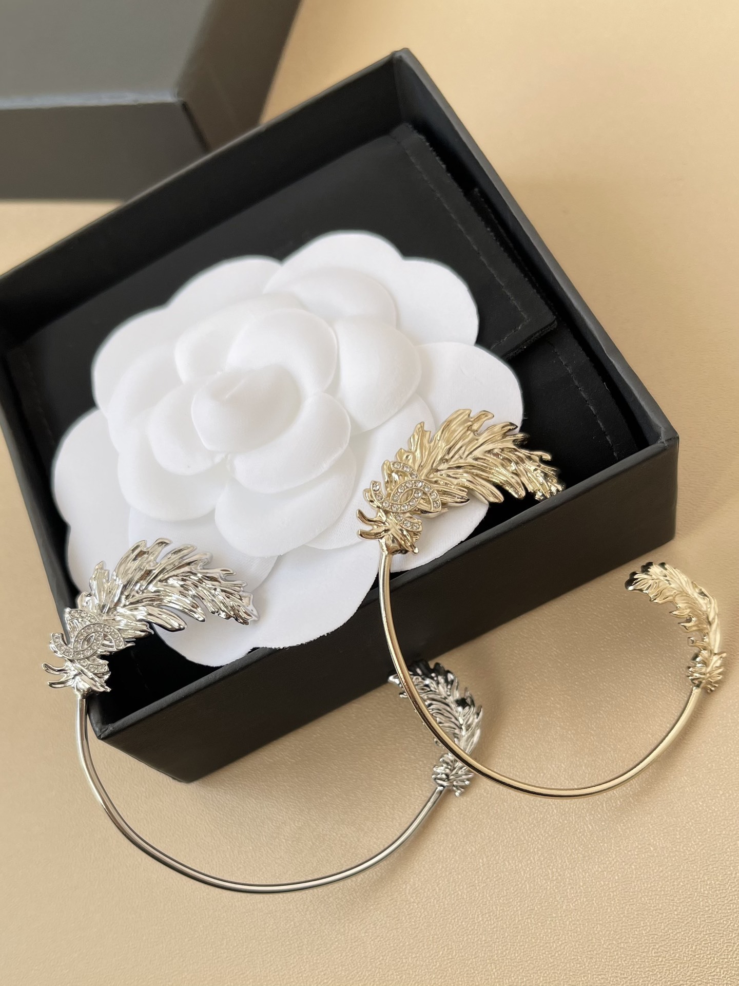 Chanel 2025 SS Crystal Leaf Ear Cuff - Silver Tone Luxury Jewelry