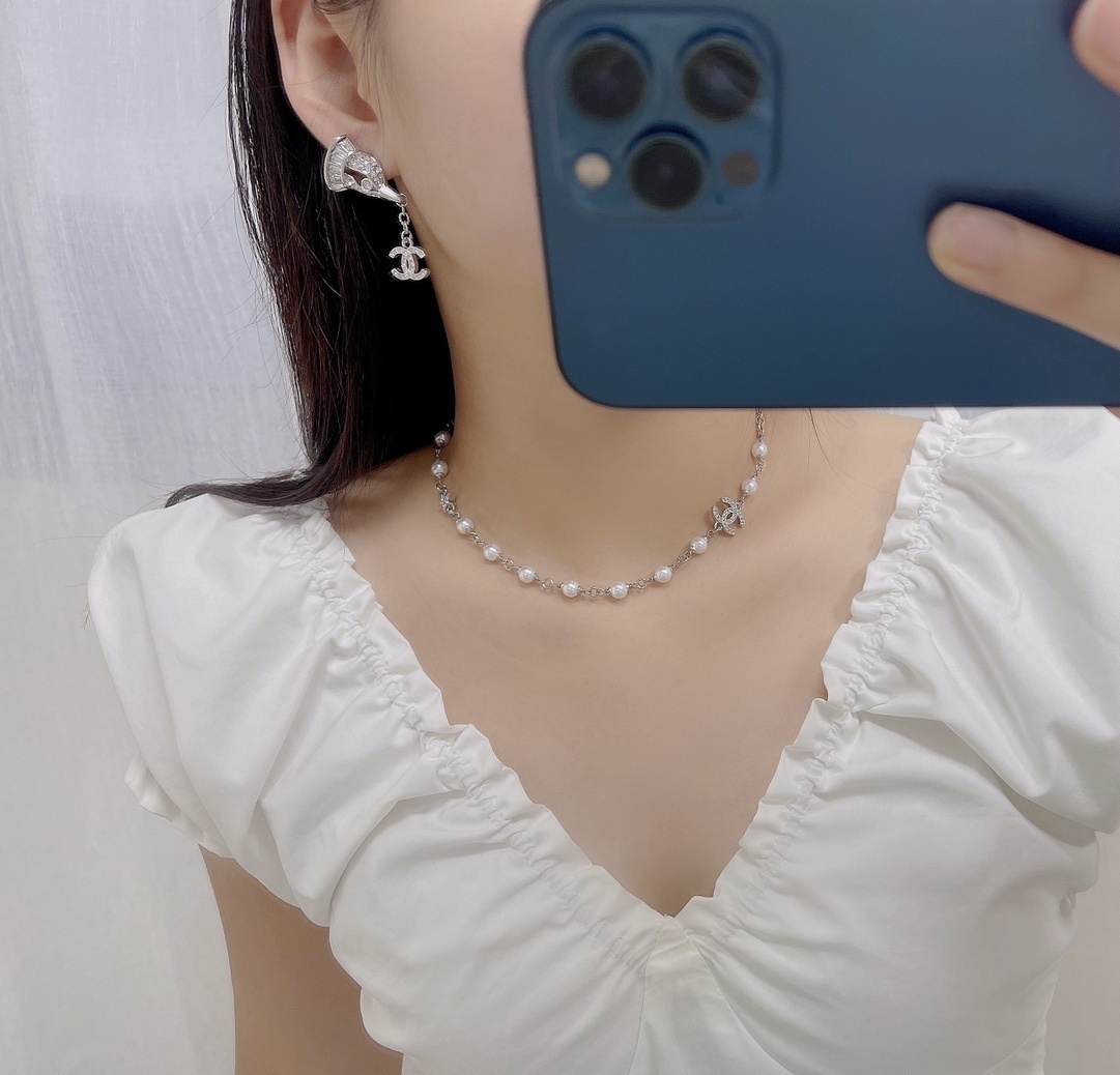 Chanel 2025 SS CC Logo Crystal Drop Earrings in Silver Metal