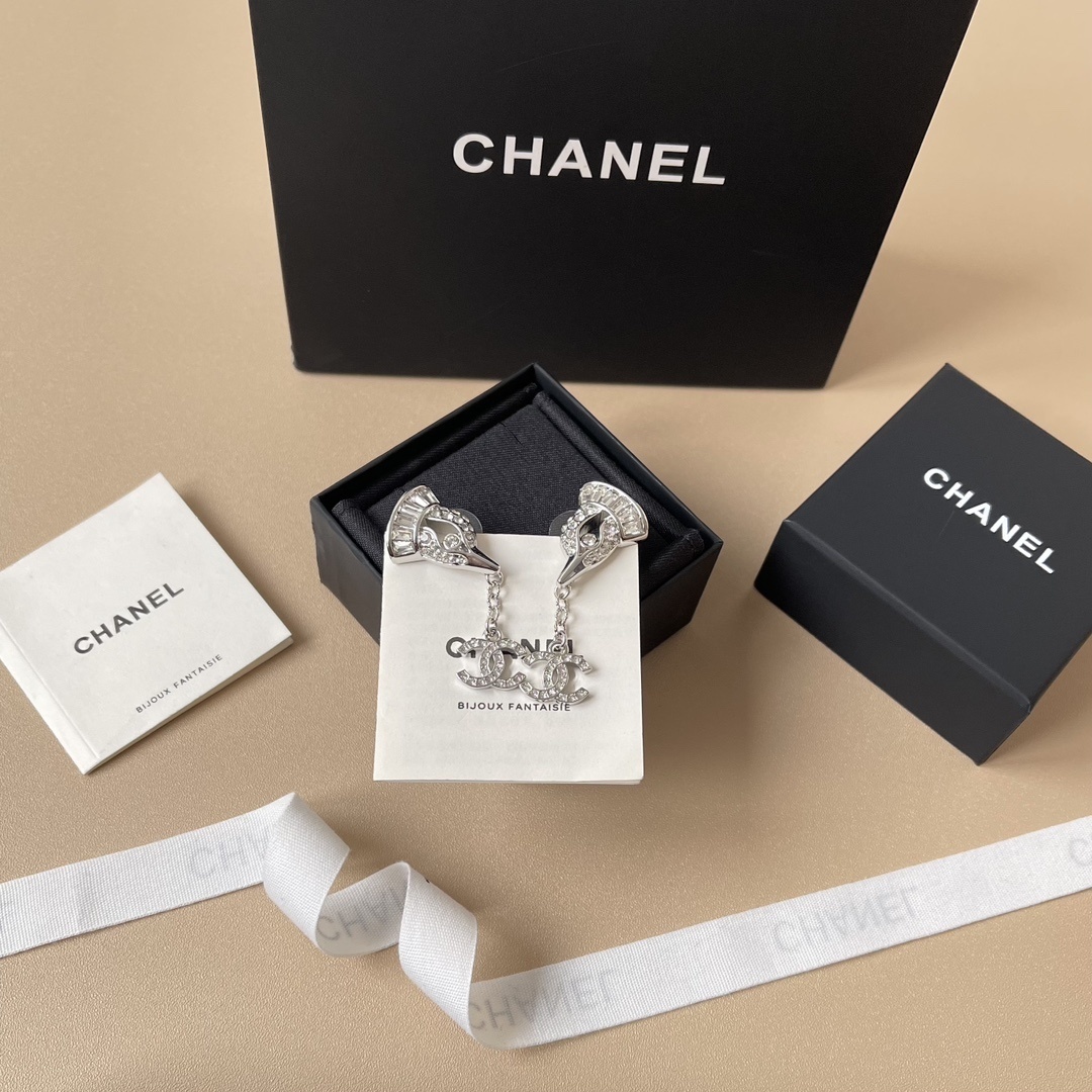 Chanel 2025 SS CC Logo Crystal Drop Earrings in Silver Metal