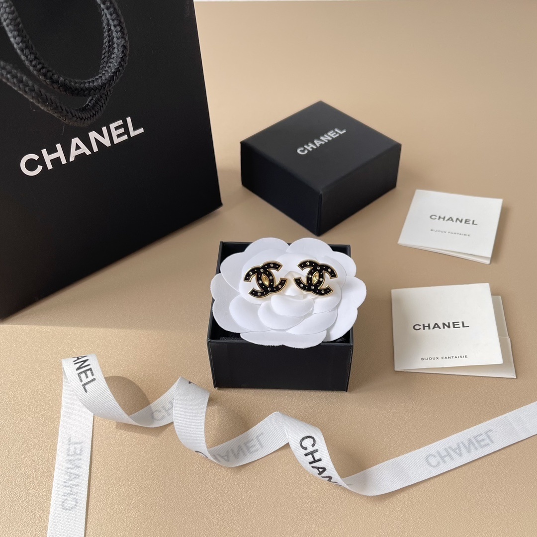 Elegant Black Enamel CC Logo Stud Earrings with Gold Trim