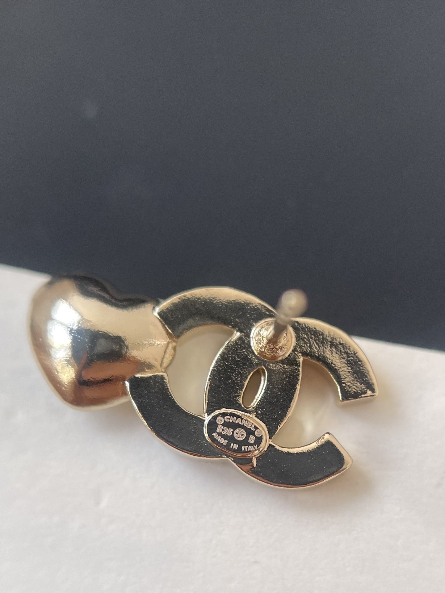 Luxury Gold CC Heart Earrings with Sparkling Diamonds for Women