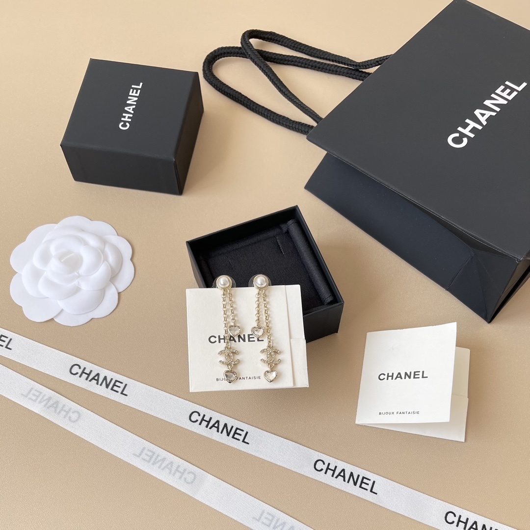 Chanel 25B Pearl & Crystal CC Logo Heart Drop Earrings