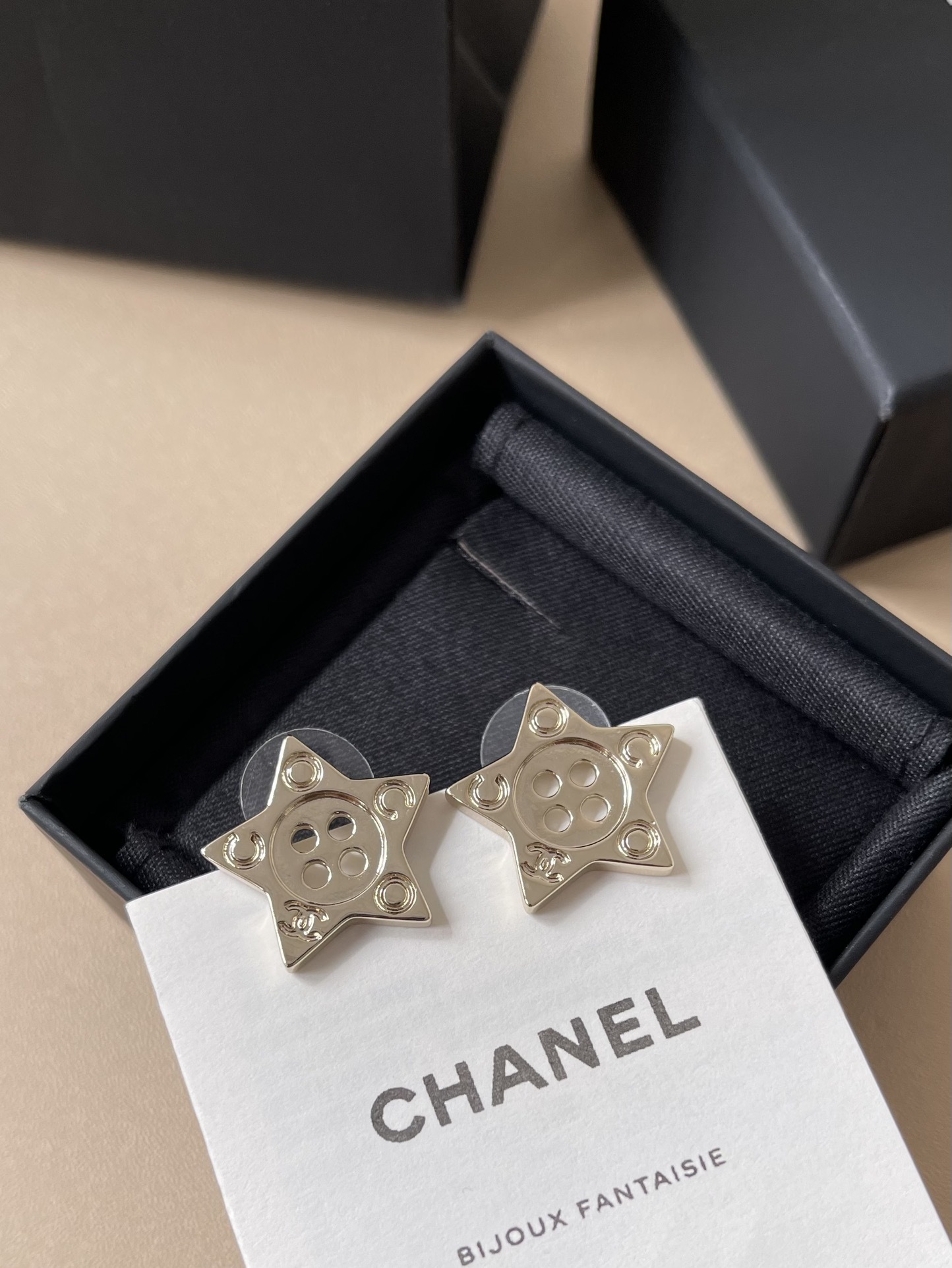 Elegant Gold Star Button Stud Earrings - Vintage Chic Jewelry