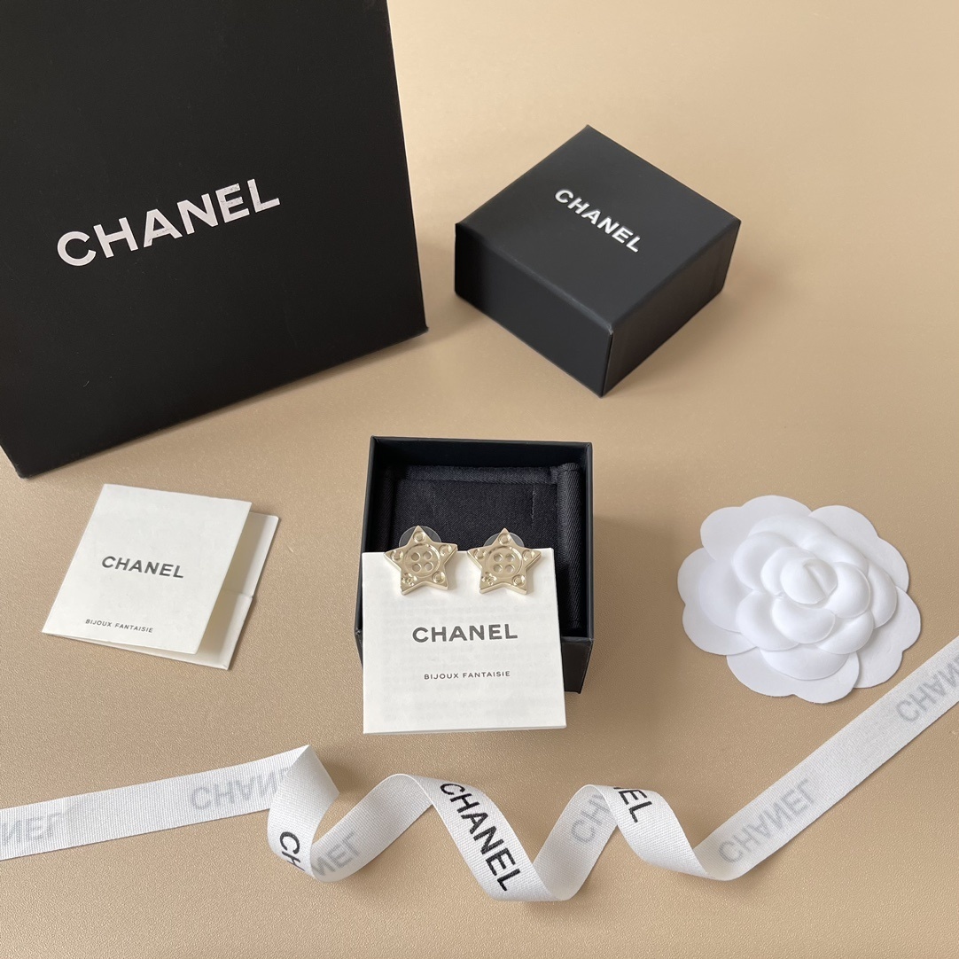 Elegant Gold Star Button Stud Earrings - Vintage Chic Jewelry