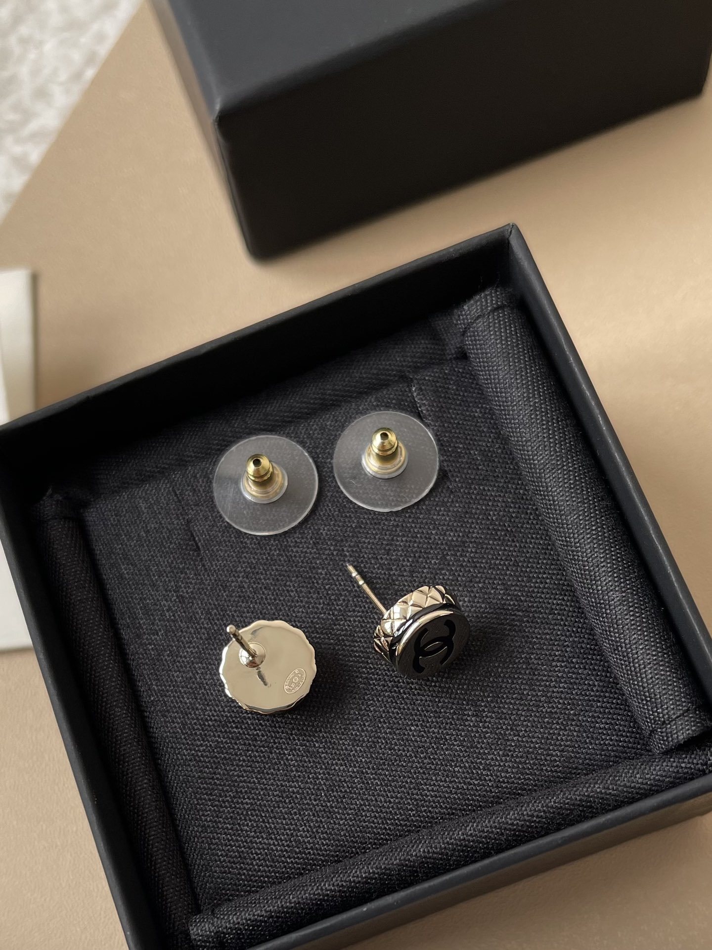 Elegant CC Logo Stud Earrings & Pink Marble Bag Pendant Necklace Set