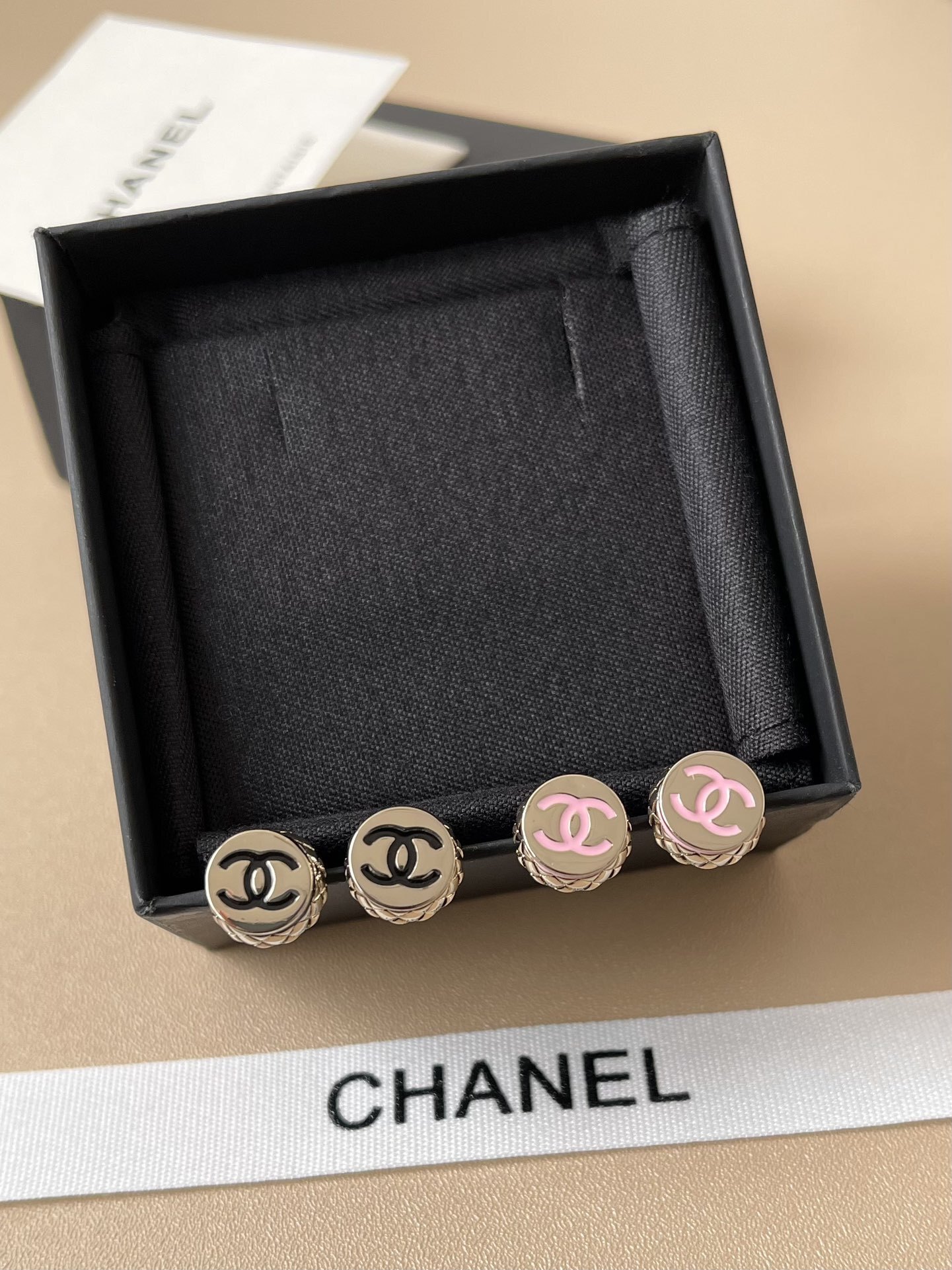 Elegant CC Logo Stud Earrings & Pink Marble Bag Pendant Necklace Set