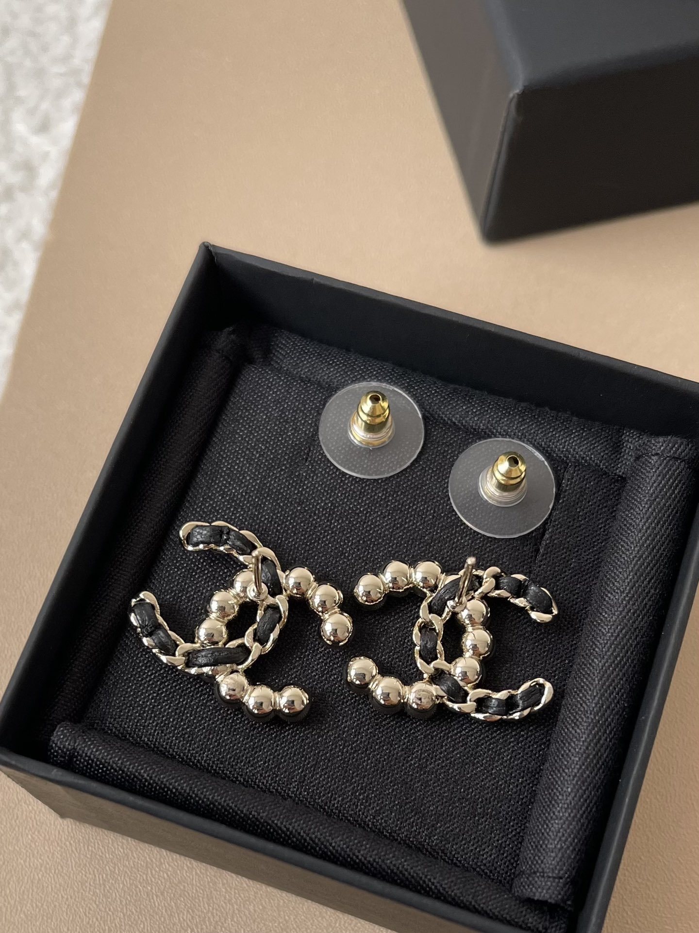 Luxury Pearl & Leather Interwoven CC Logo Stud Earrings for Women