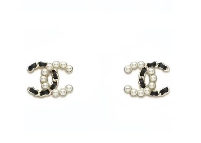 Luxury Pearl & Leather Interwoven CC Logo Stud Earrings for Women
